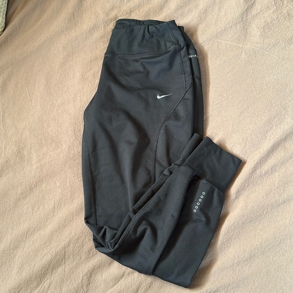 Nike Joggers - Picture 1 of 6